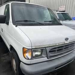 2000 Ford E-150