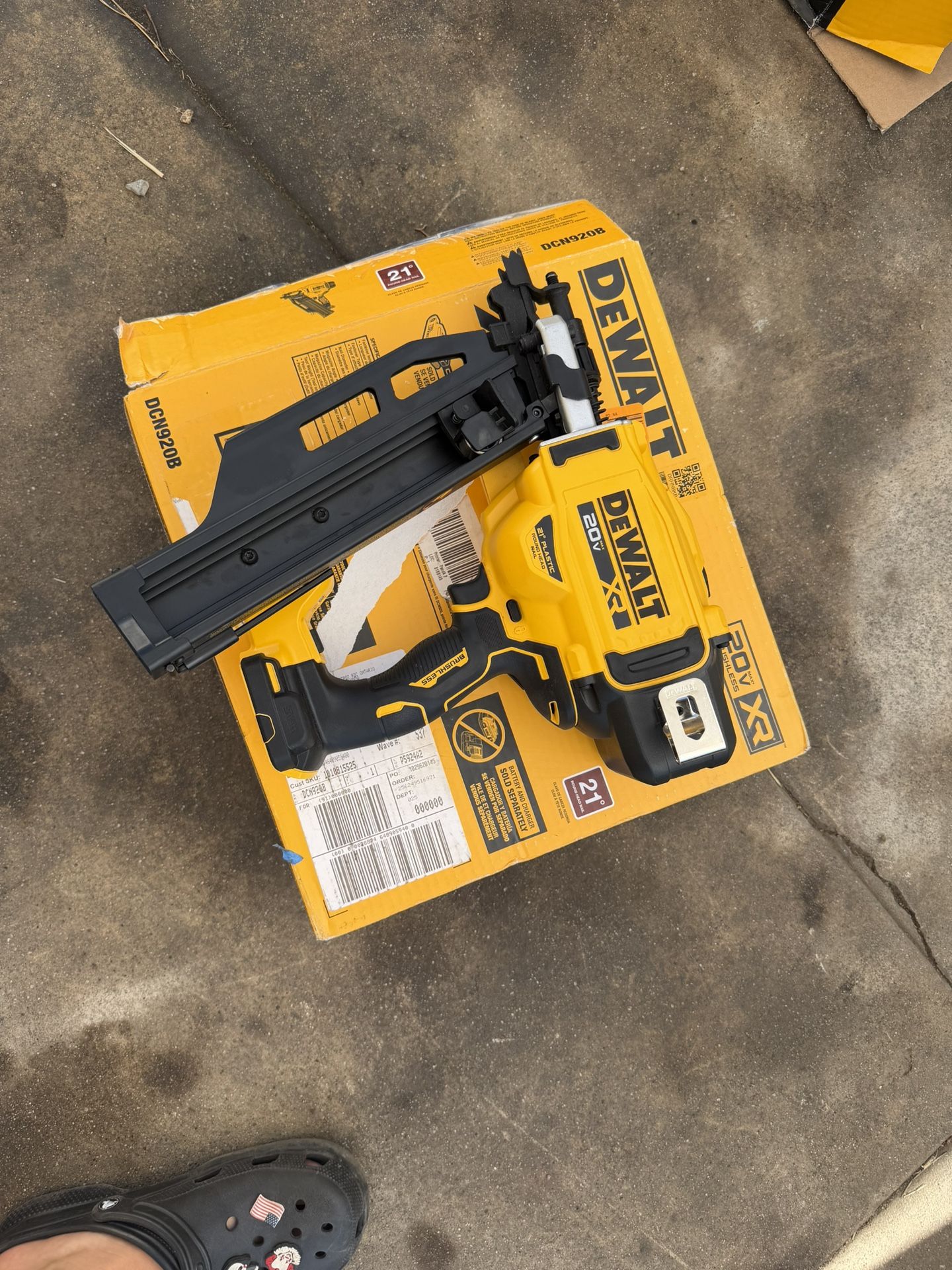 DEWALT 20-Volt 21° Cordless Framing Nailer (Tool-Only)