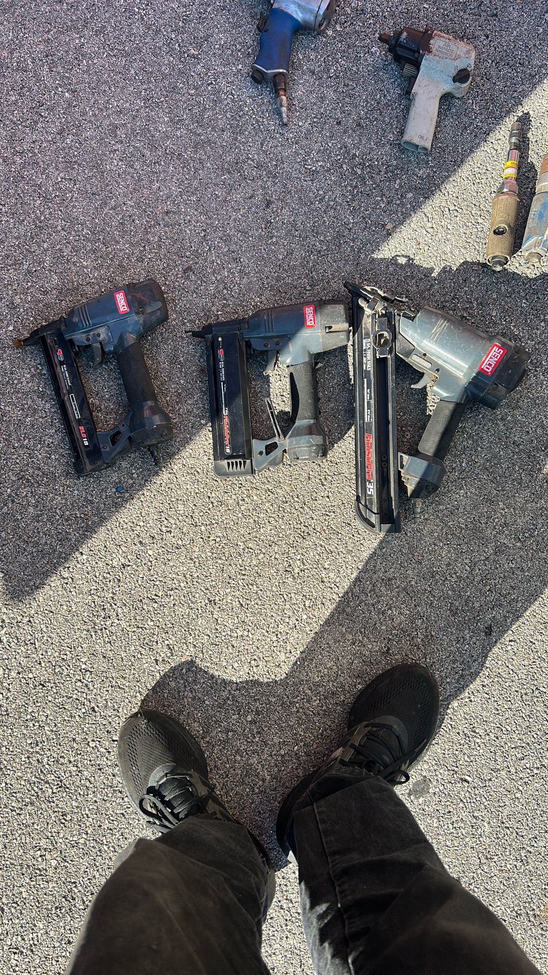 Air nailer