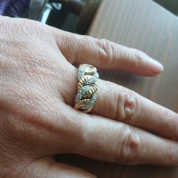 Anillo 14k Con Diamantes