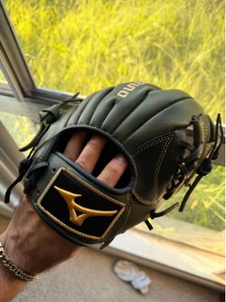 Mizuno 11.5 MVP prime series