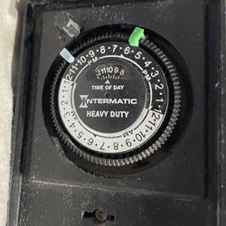 LANDSCAPE LIGHTING TIMER  -  SPRINKLER CLOCK TRANSFORMER  -  4 PACK 18 VOLT LIGHT BULBS $5.00  ALL  83rd Ave North Of Indian School Rd 