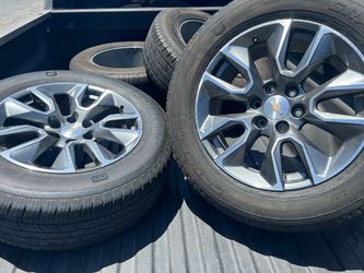 SET OF 20” RIMS WITH TIRES 275/60/20 CHEVY GMC CADILLAC