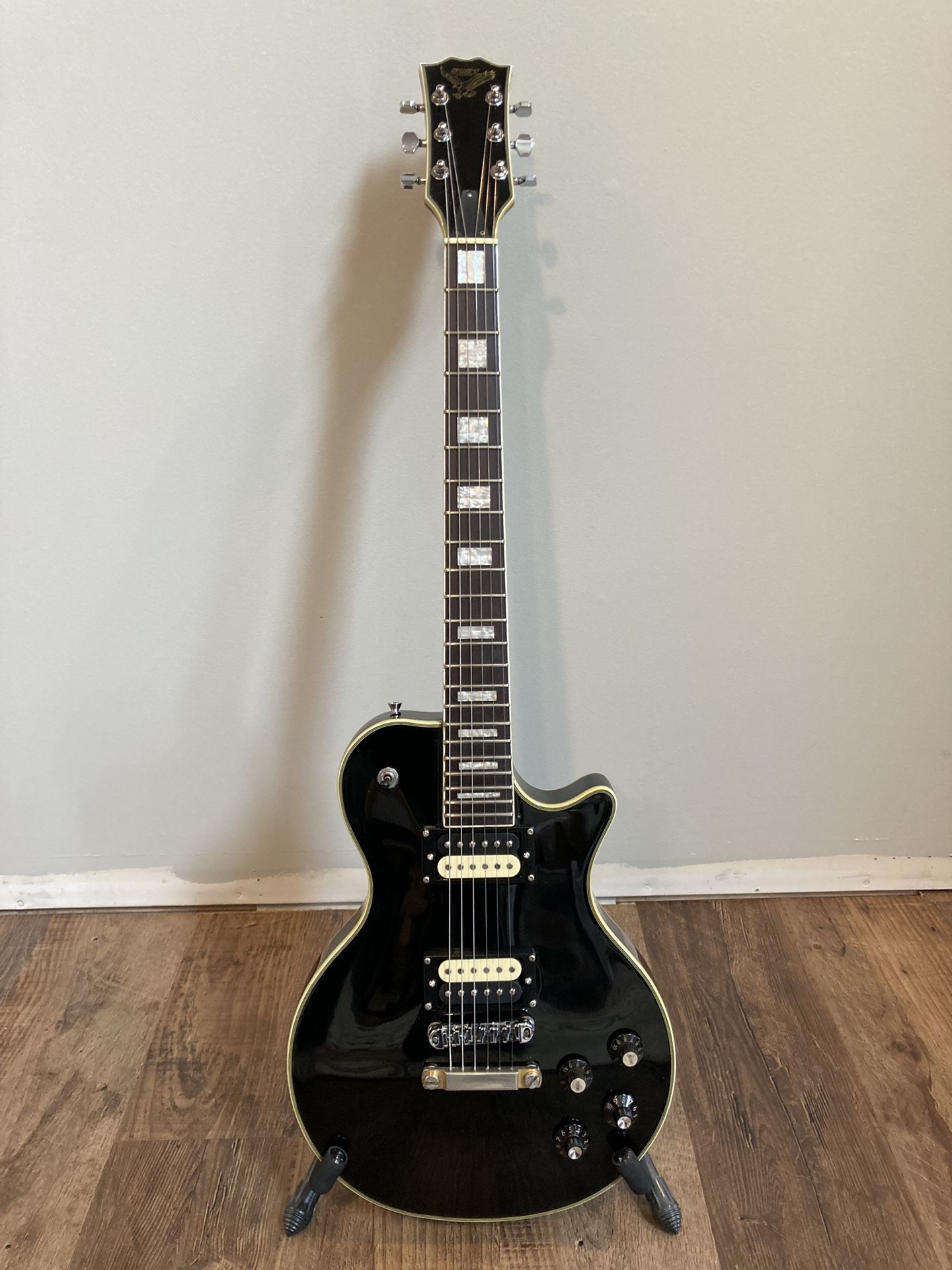 S101 Les Paul Style Electric Guitar