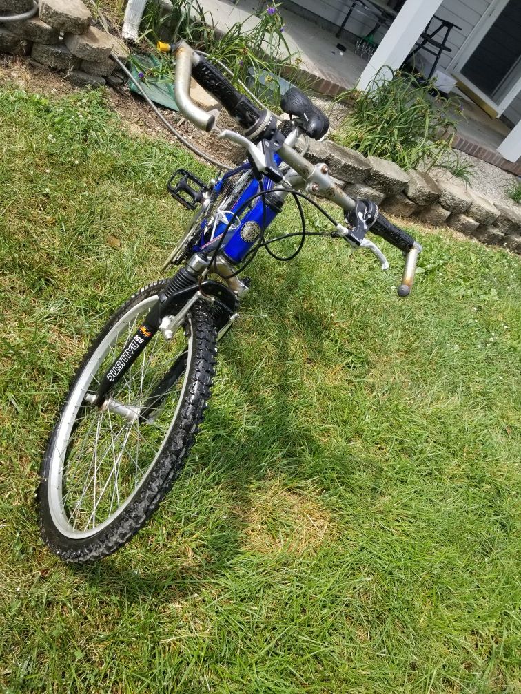 Mongoose A40 men s 21 speed mountain bike for Sale in Greensboro