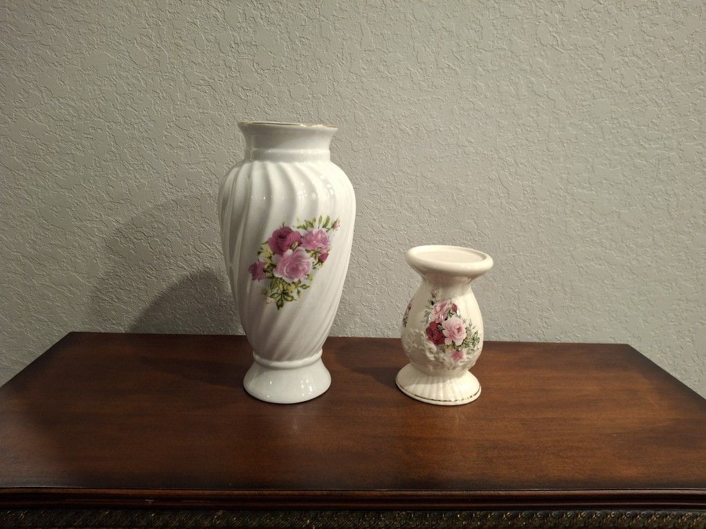 VINTAGE FLORAL VASE & CANDLE HOLDER(SERIOUS BUYERS ONLY PLEASE ππ»)READ FULL DESCRIPTION BEFORE ASKING PLEASE ππ» IF IT'S POSTED IT'S AVAILABLE π