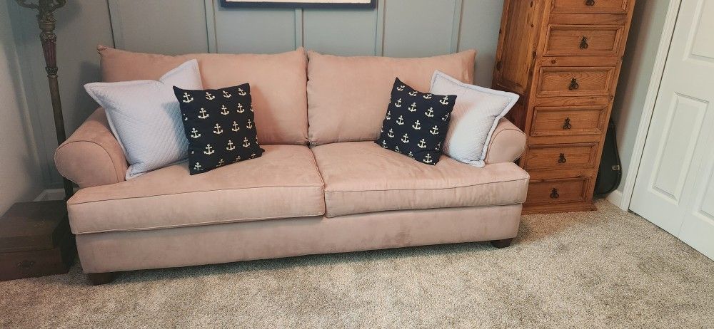 Queen Microfiber Beige Couch W/ Pullout Sofa Bed. Like New