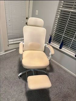 Moving Sale – Furniture & Electronics (Great Condition!)  Hi neighbors! I’m moving out soon and selling a few items in excellent condition. Everything