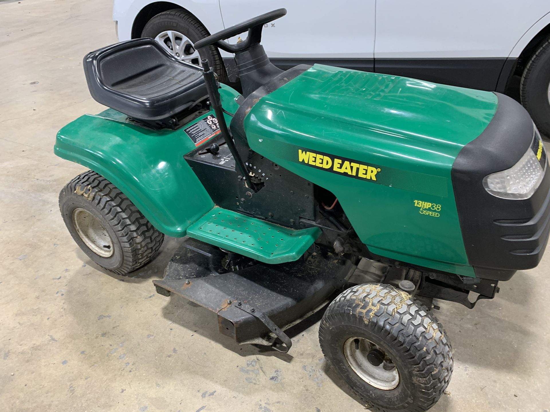Weed Eater 13hp 5speed Riding Mower