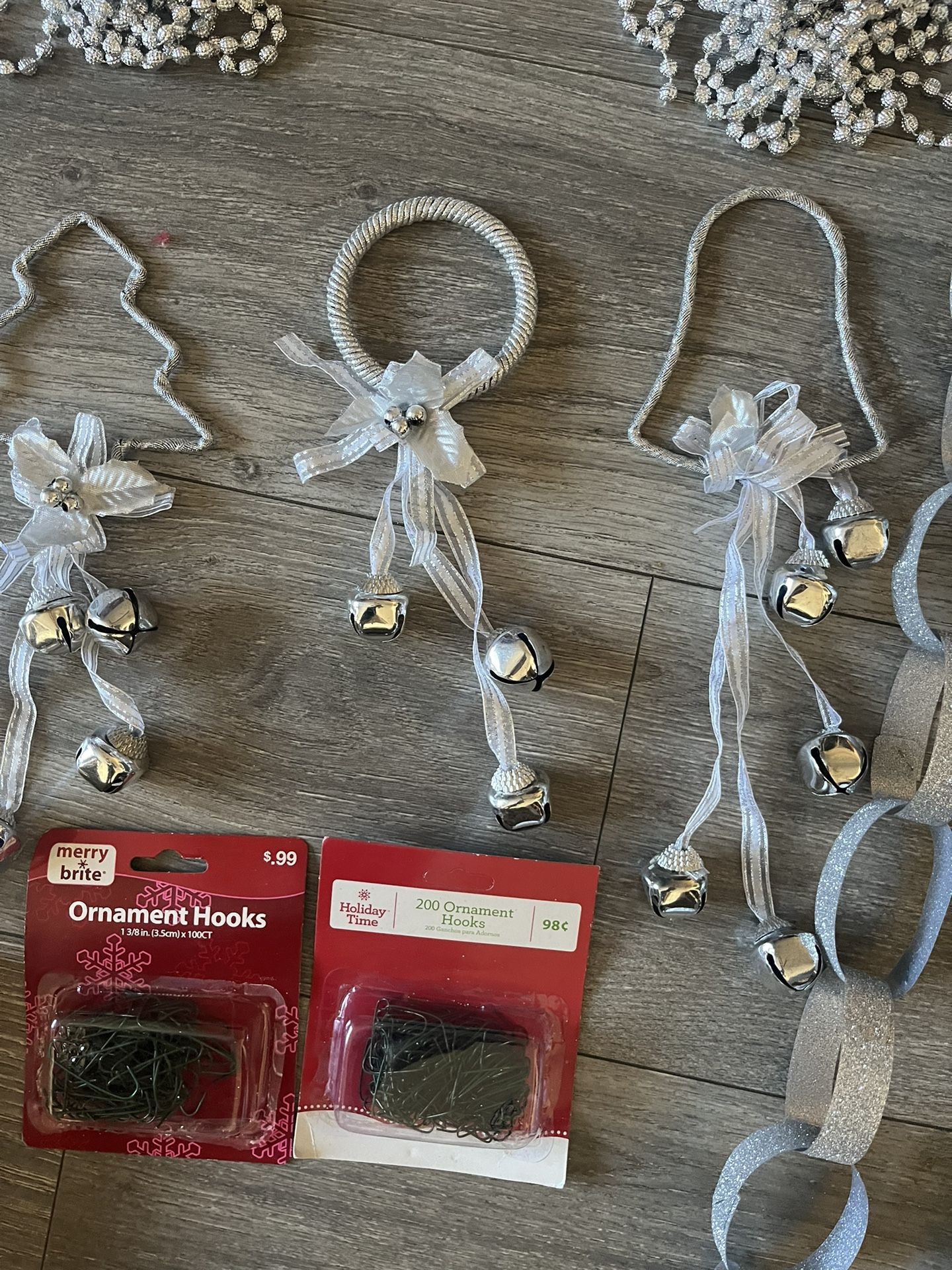 christmas tree decorations 