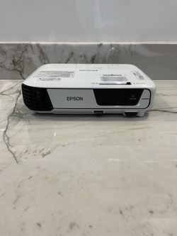 Epson EX3240 SVGA 3LCD Projector 3200 Lumens O Lamp Hours No Remote