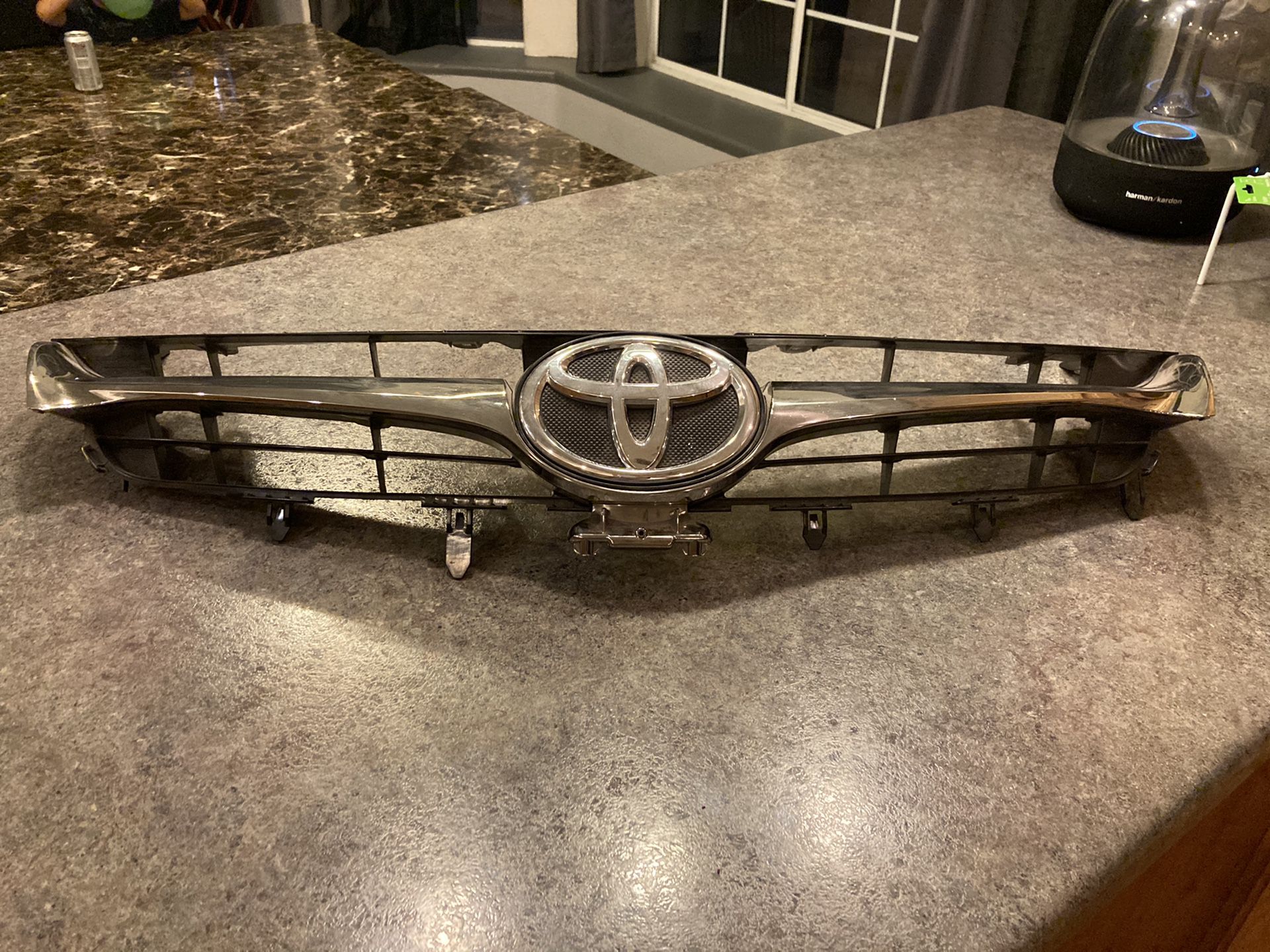 Toyota grill