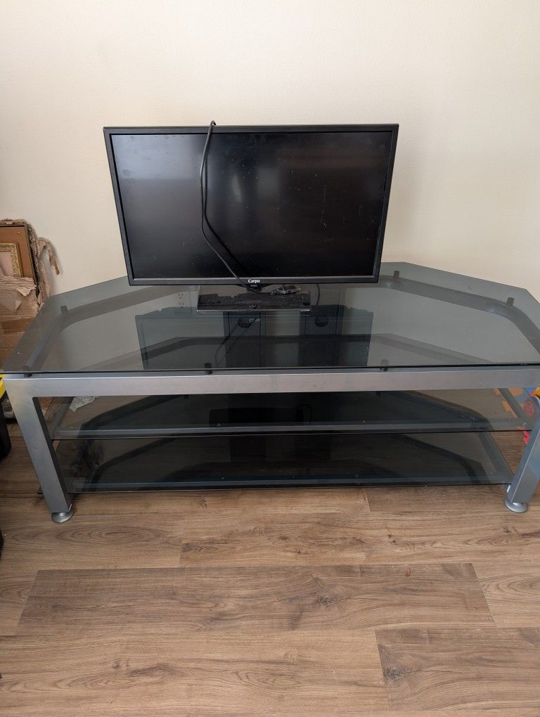 Tv Entertainment Stand Heavy Sale Or Trade