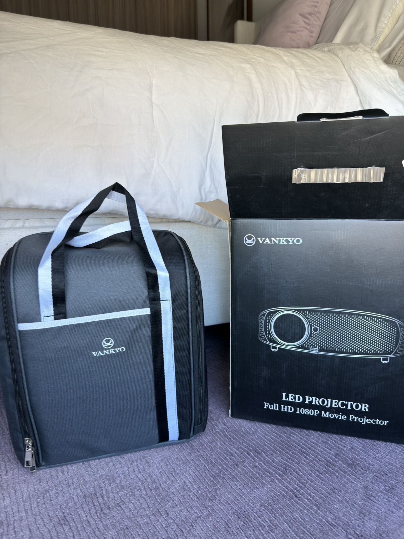 VANKYO LED Full HD 1080P HDMI Home Theater Projector White