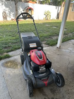 Lawnmower Honda HRX217 Gas Lawn Mower