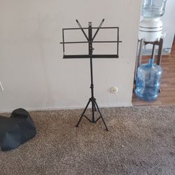 Piano Stand 