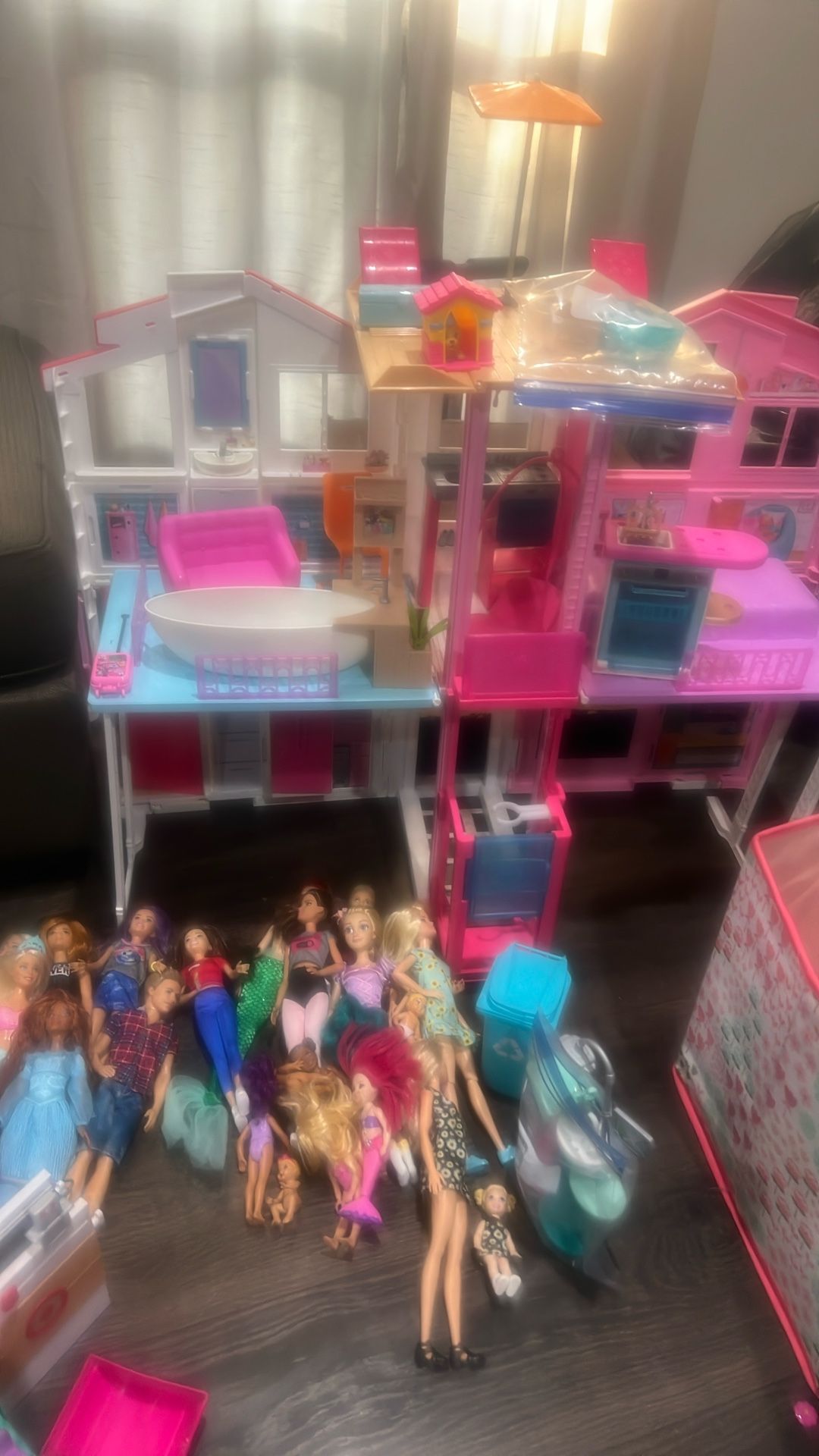 Barbie House And  Dolls
