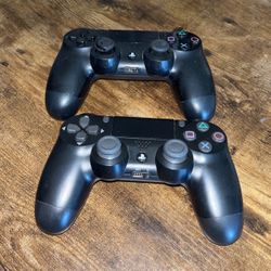 PS4 controllers 