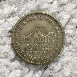 Vintage FUN WORLD Arcade Game Brass Token #1 - Connecticut - RARE!!
