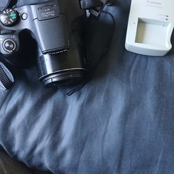 Canon Camera 📷 And Charger