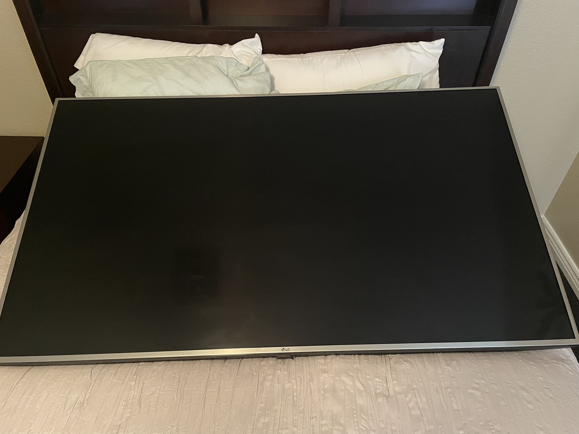 65 Inch LG TV with Mount