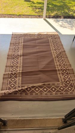 Brown Outdoor Area Rug with Diamond Pattern