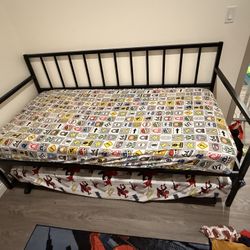 Like New Trundle Twin Bed Set 