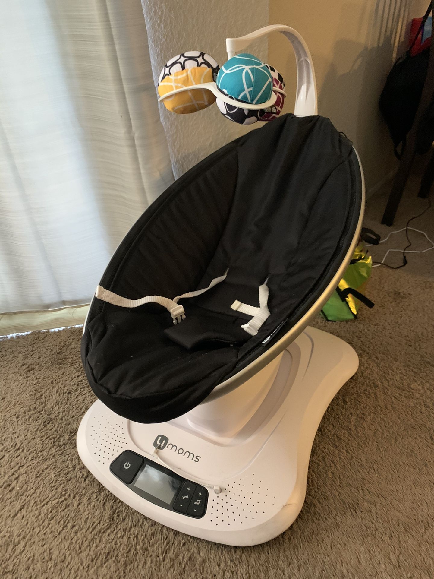 4moms mamaRoo Infant Swing w/ Bluetooth