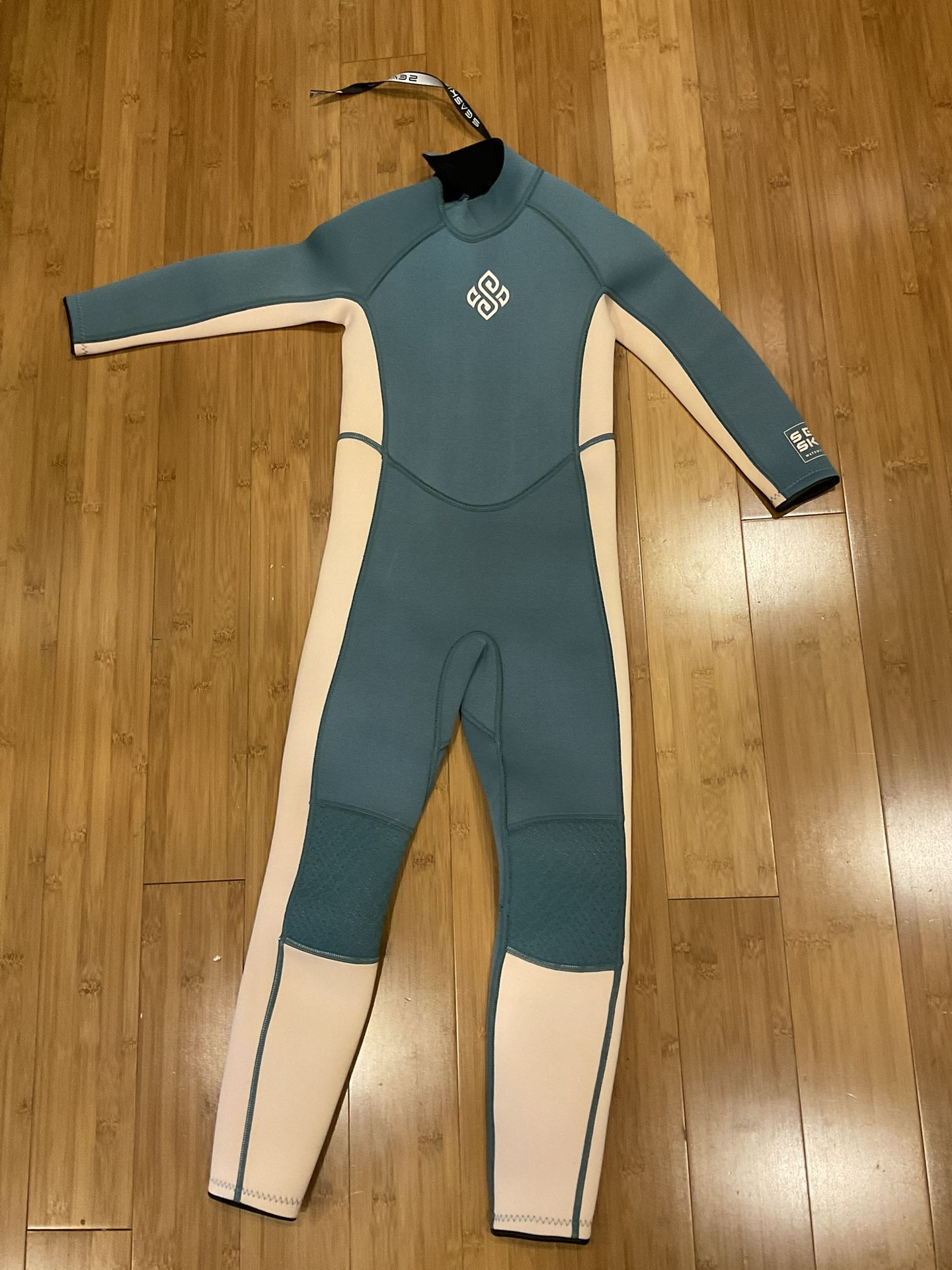 Kids Wetsuit Size 6