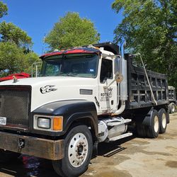 Mack Ch613 dump truck for Sale