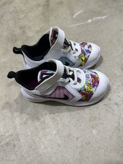 Toddler Nike Size 9