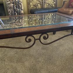 Coffee table with metal legs and frame