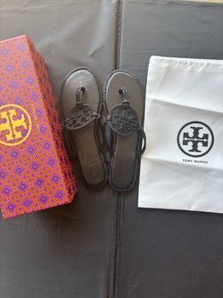 SIZE 8 WOMENS TORY BURCH SANDALS