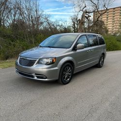 2015 Chrysler Town & Country