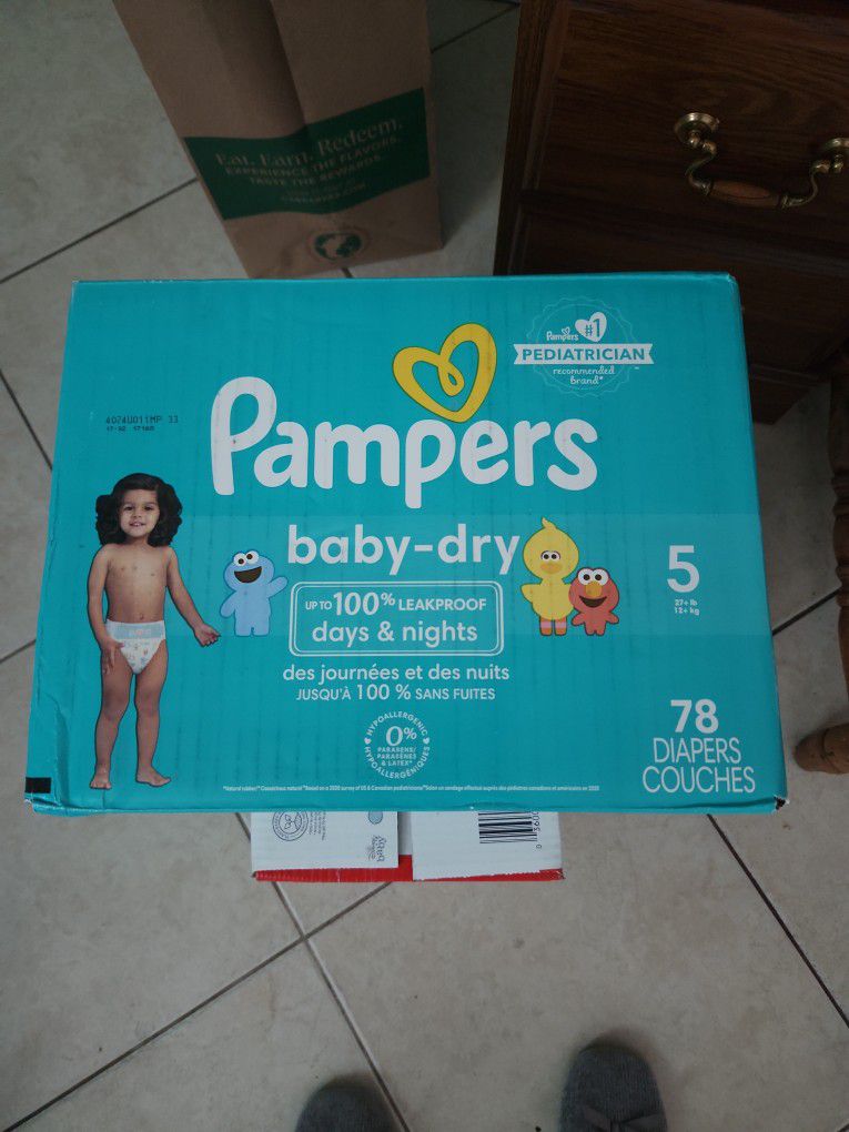 Pampers Diapers Size 5 W Wipes