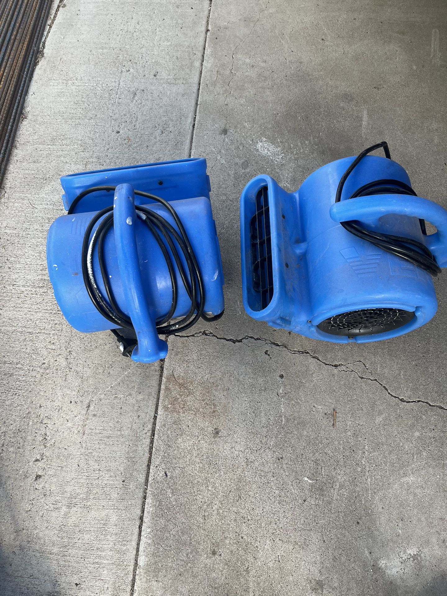 2 blue fans