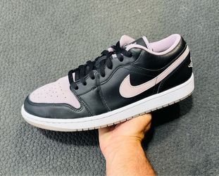 Jordan 1 Low SE ‘Black Iced Lilac’ 2023 (Sz 11.5M)
