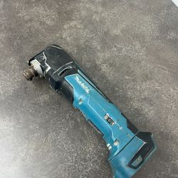 Makita XMT03 18V Oscillating Multi Tool Only