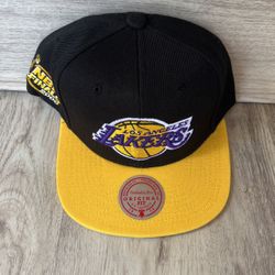 Los Angeles Lakers Snapback Hat$35