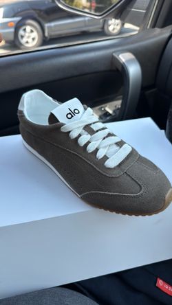 Alo Sunset sneaker Size 6.5W