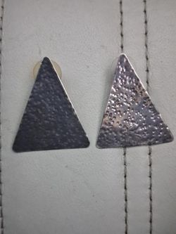 Vintage texco Hammered Metal Triangle Stud Earrings