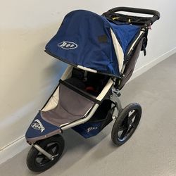 BOB Revolution Jogging Stroller (Good condition) PICK UP IN CORNELIUS