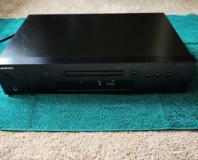 Onkyo C-7030 CD player with green-light display, very good condition