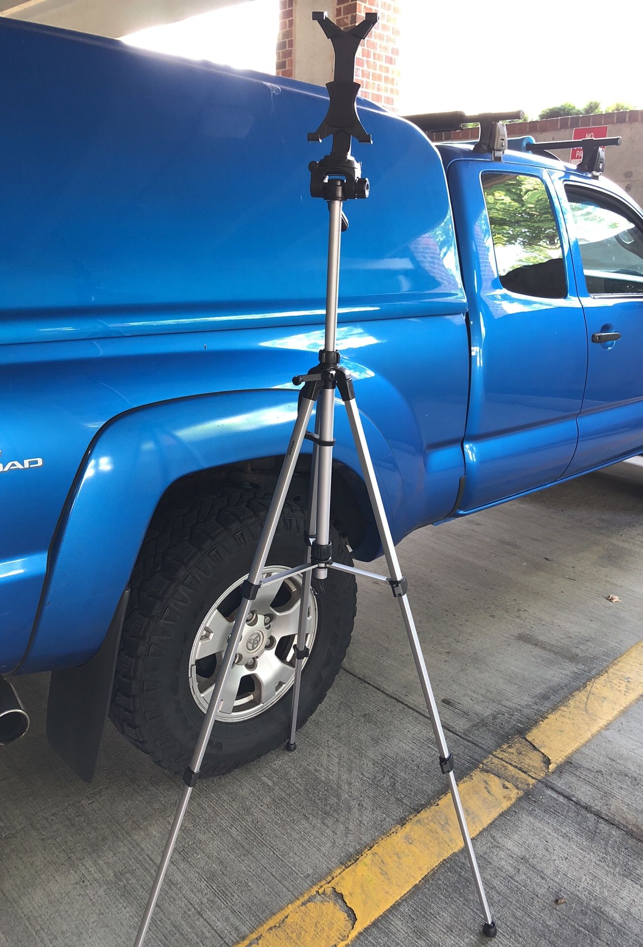 Amazon basic tripod with quick release and iPad mount