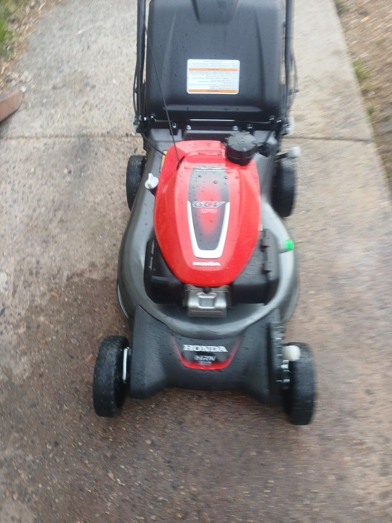 Honda GVC170 Hrn Self Propelled Mower Like New With Blade Stop Option