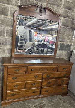 Solid Wood 9-Drawer Dresser with Mirror – Classic Traditional Style