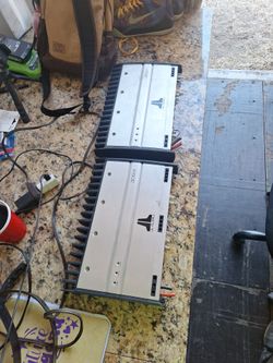 Jl Audio amplifiers and wooder amps lott