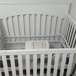 White Regular Size Crib