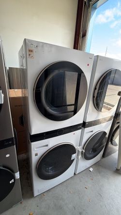 Washer and dryer tower scrach and dent t