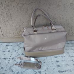 SwissGear Weekend Bag, Laptop Compartment,  Shoulder Strap, Bottom Shoe Compartment, NEW